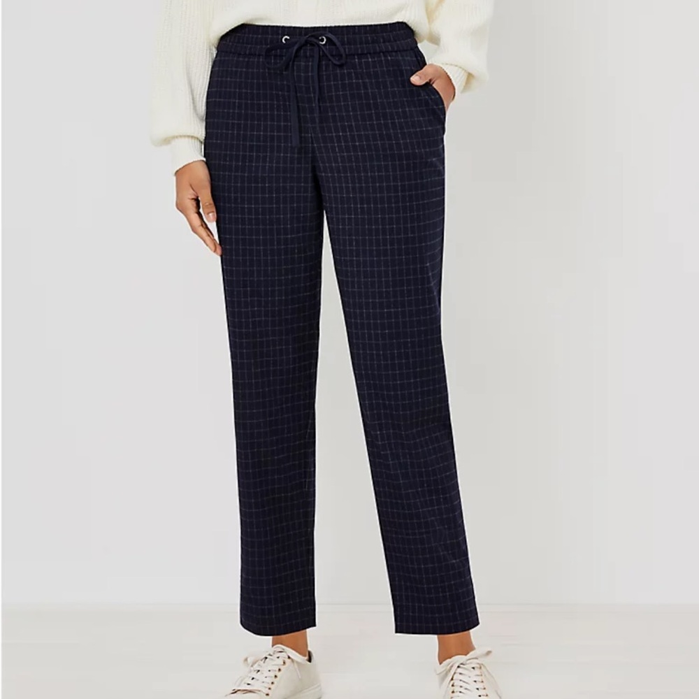 LOFT Tapered  pull on pants windowpane- size small - navy